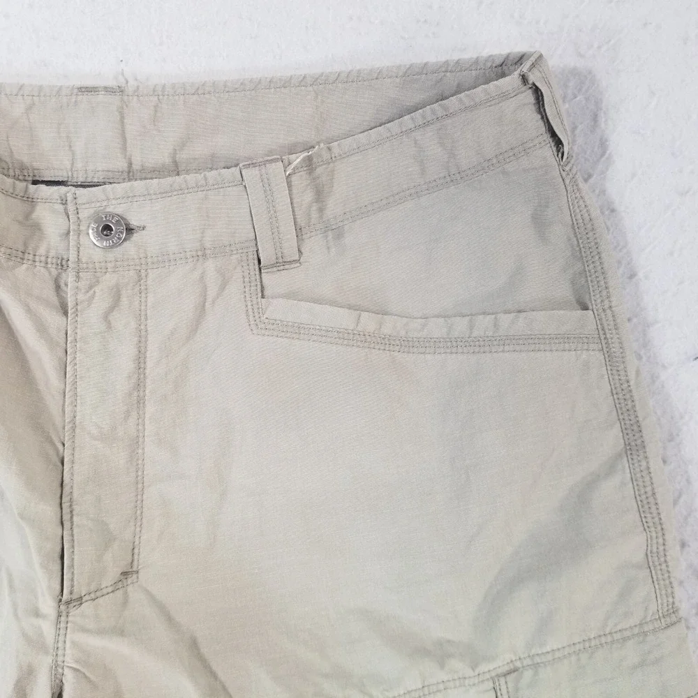 The North Face cargo hiking shorts men's 36x10 khaki green nylon blend outdoor